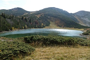 Jezero pod vrcholem Crna Glava