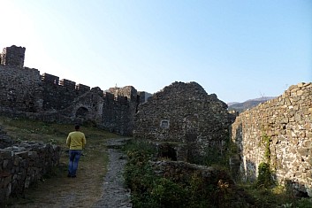 Uvnitř hradu