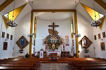 Interiér kostela (IČ)