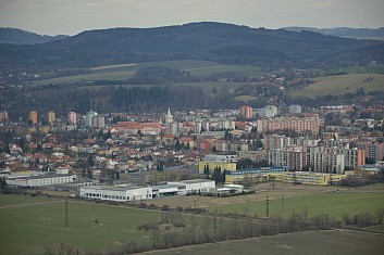 ... Valašské Meziříčí (odtud vypadá jako betonové město) ... (IČ)