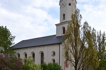 Kostel v Bad Brambach. Jediné, co je tu k vidění. (IČ)