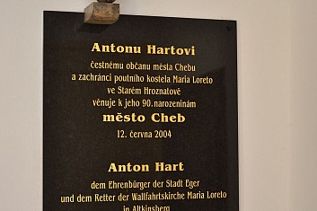 Pomník obnovitele Antona Harta (IČ)