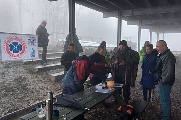 Tři korunky do prasátka, až tam bude padesátka.