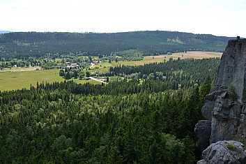 Pod námi leží osada Karlów (IČ)