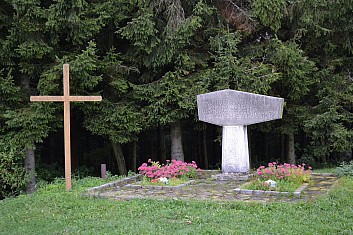 Pomník sovětských vojáků na Velkém Lopeníku (IČ)