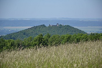 Starý Jičín se krčí pod námi (IČ)