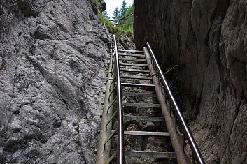 Díky za ty žebříky. Bez nich si to nedokážu představit. (IČ)