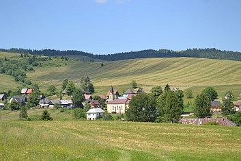 Veľké Borové v údolí říčky Borovianky (IČ)