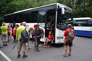 Do autobusu pouze s umytýma nohama (IČ)