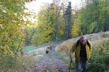 Nejprve však abslovujeme výstup na Červený kámen (VČ)