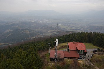 Výhled na Ondřejník z vrcholu rozhledny (IČ)