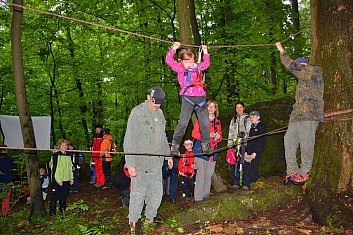 Odvážní mohli překonat lanovou lávku (IČ)