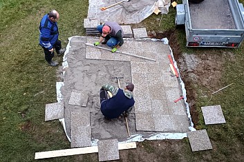 Stavební práce úspěšně pokračují.