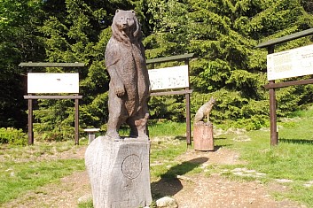 (SK)Ještě , že je  dřevěný.. ( na Ručičkách)