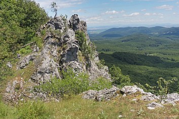 Pod námi stovky metrů skalní strže